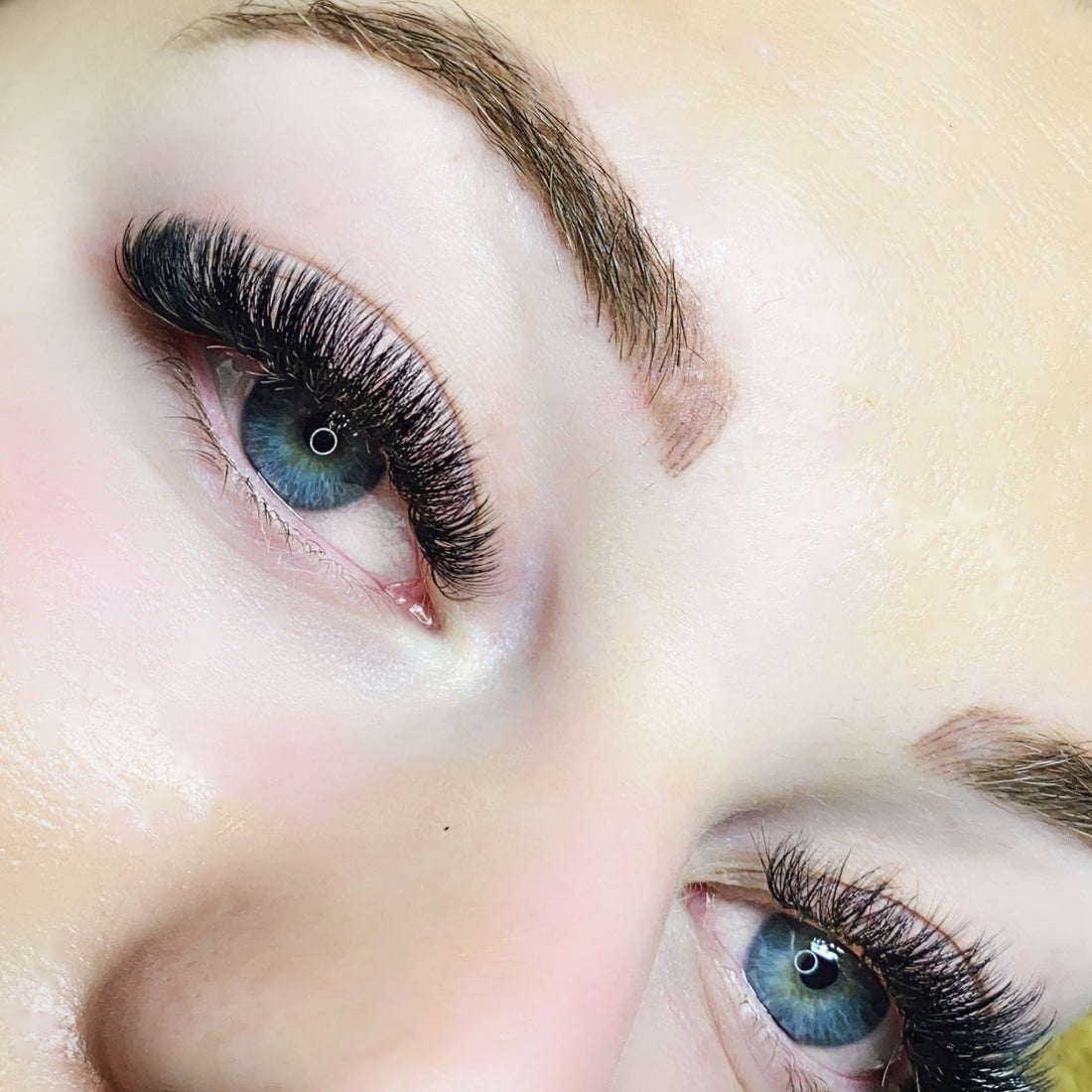 Mega volume eyelash extensions